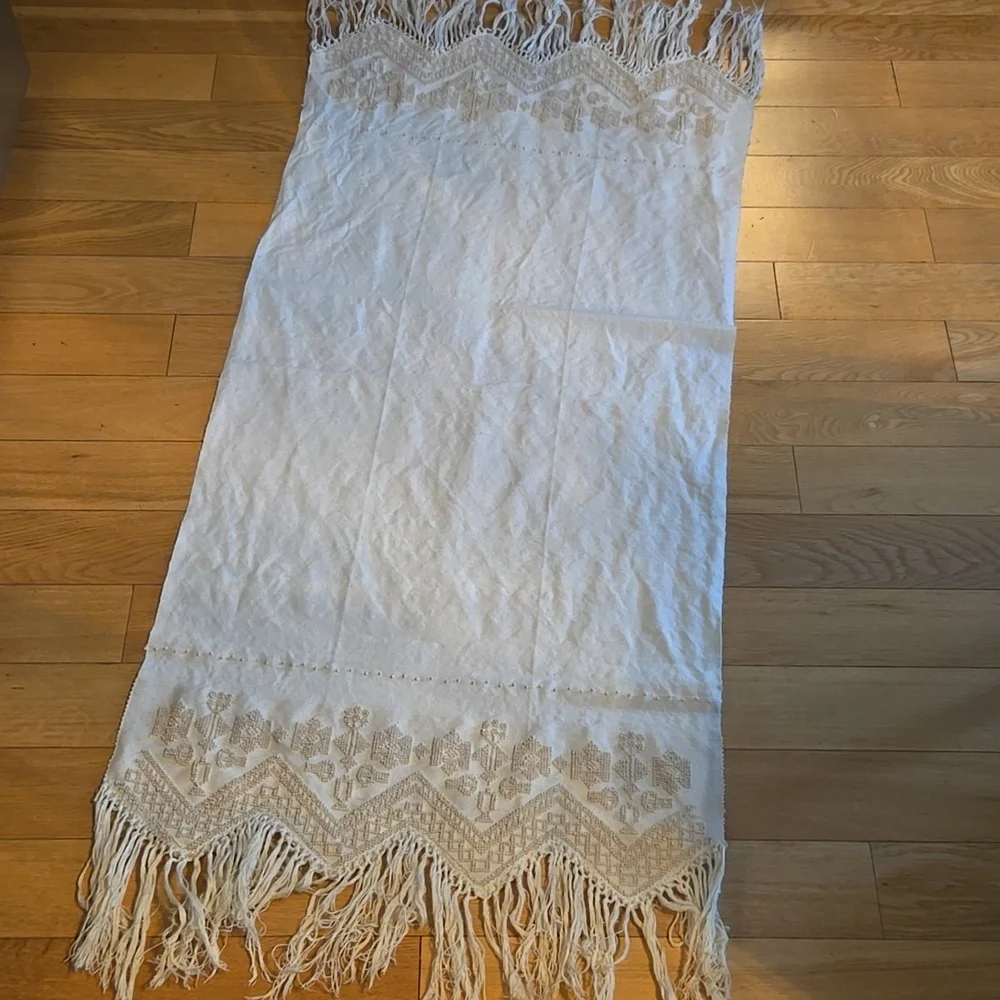 Cream Fringed Embroidered Throw Rug - Picture 2 of 10